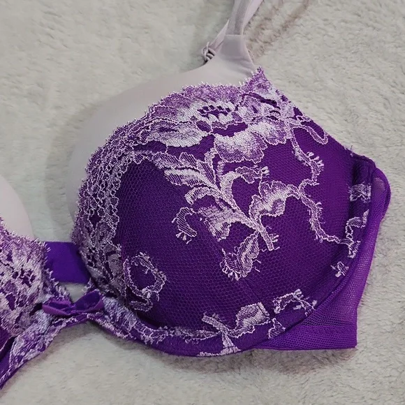 Victoria's Secret Bra - Picture 3 of 10